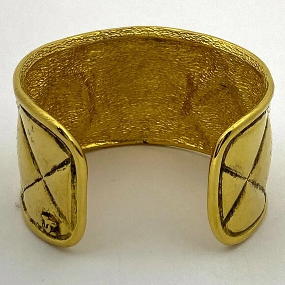 Authentic CHANEL CC Cambon Logo Vintage Bracelet Cuff Bangle Gold Quilted Wide - Picture 3 of 13